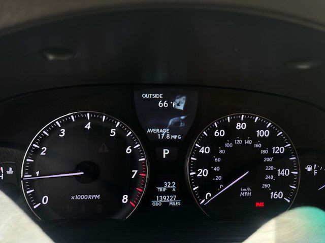 2011 Lexus LS Image 2