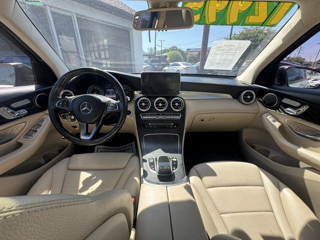 2016 Mercedes-Benz GLC-Class Image 3