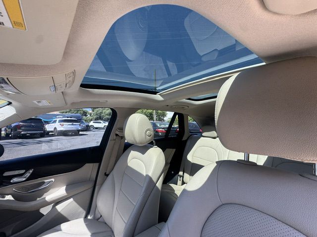 2016 Mercedes-Benz GLC-Class Image 4