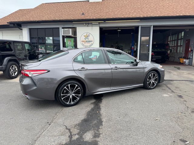 2019 Toyota Camry Image 7