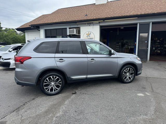 2018 Mitsubishi Outlander Image 8