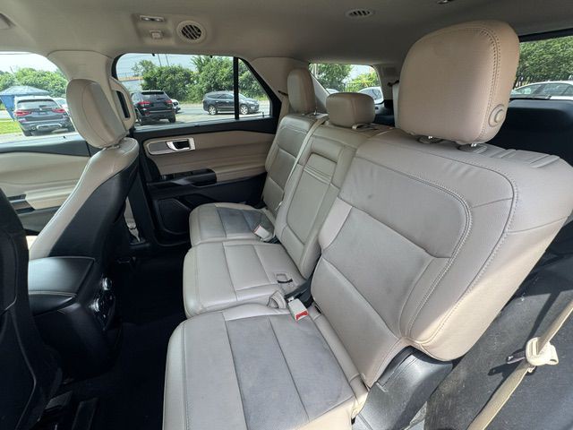 2020 Ford Explorer Image 4