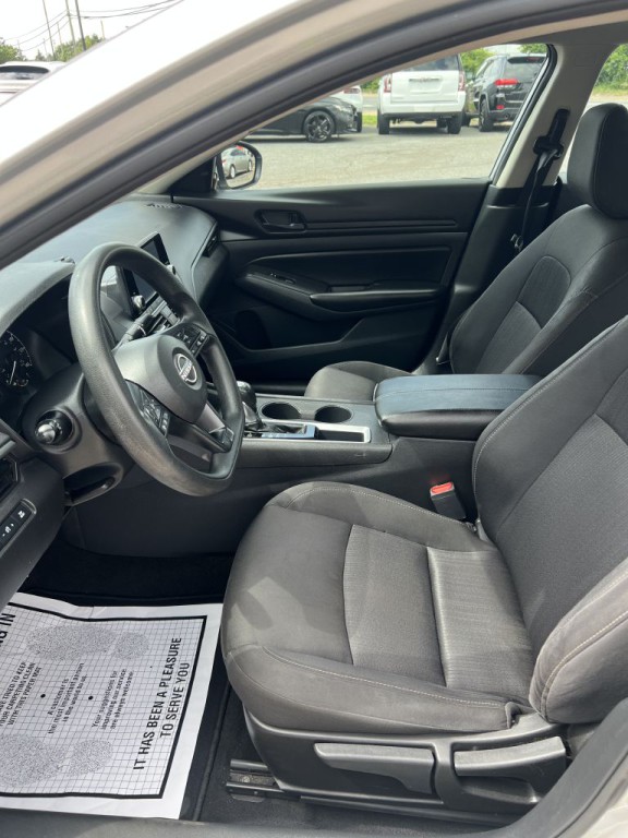 2023 Nissan Altima Image 6