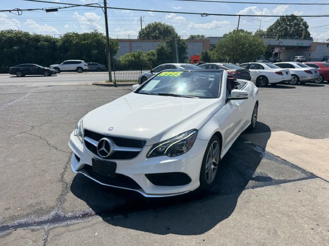 2016 Mercedes-Benz E-Class Image 1