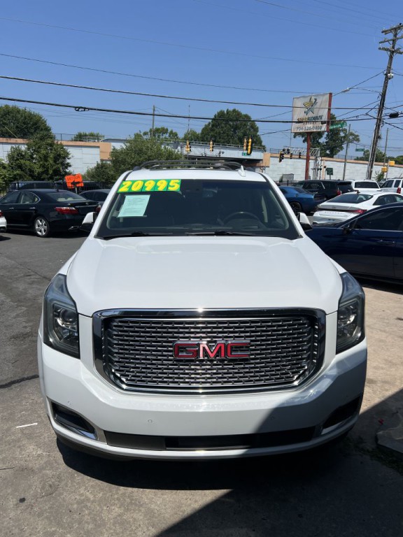 2017 GMC Yukon Image 2