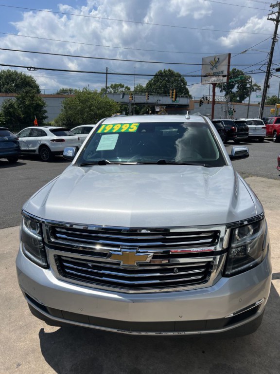 2017 Chevrolet Suburban Image 2