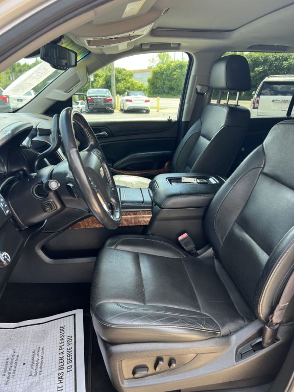 2017 Chevrolet Suburban Image 6