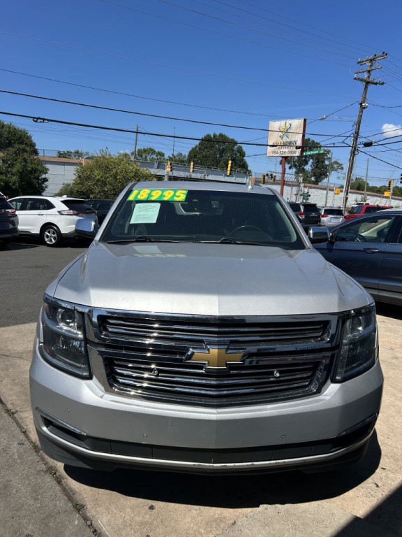 2017 Chevrolet Suburban Image 2