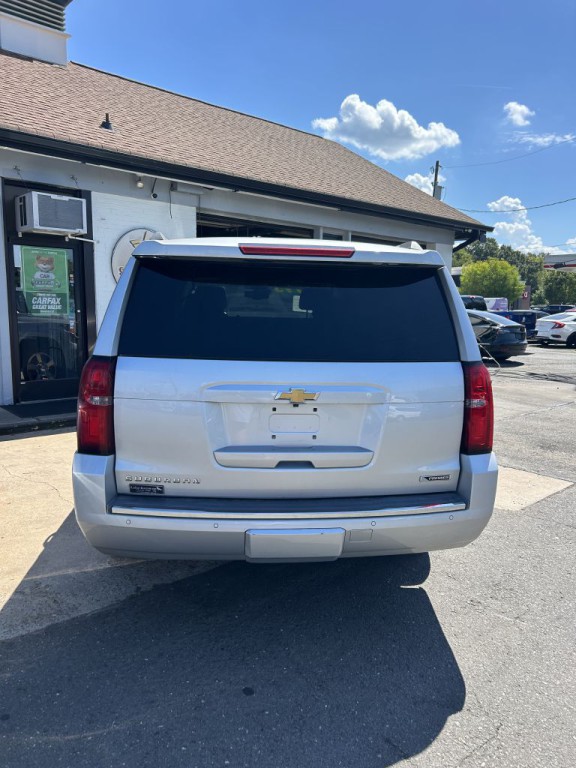 2017 Chevrolet Suburban Image 4