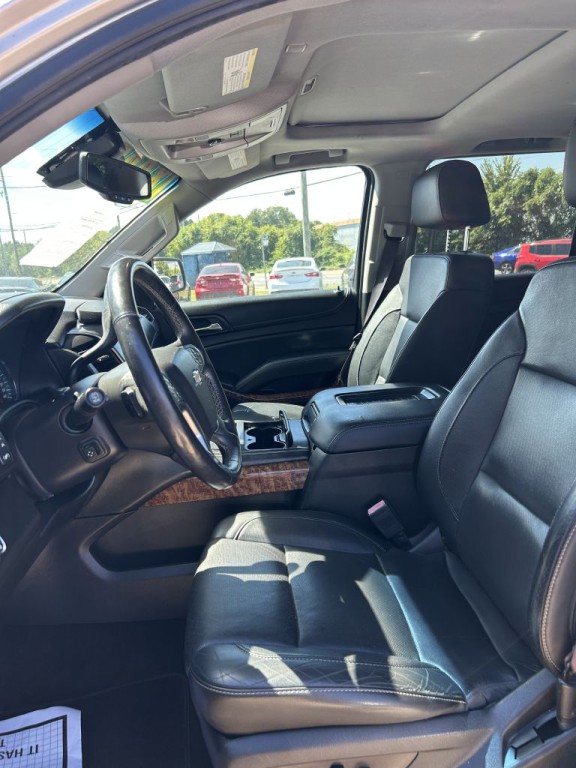 2017 Chevrolet Suburban Image 6