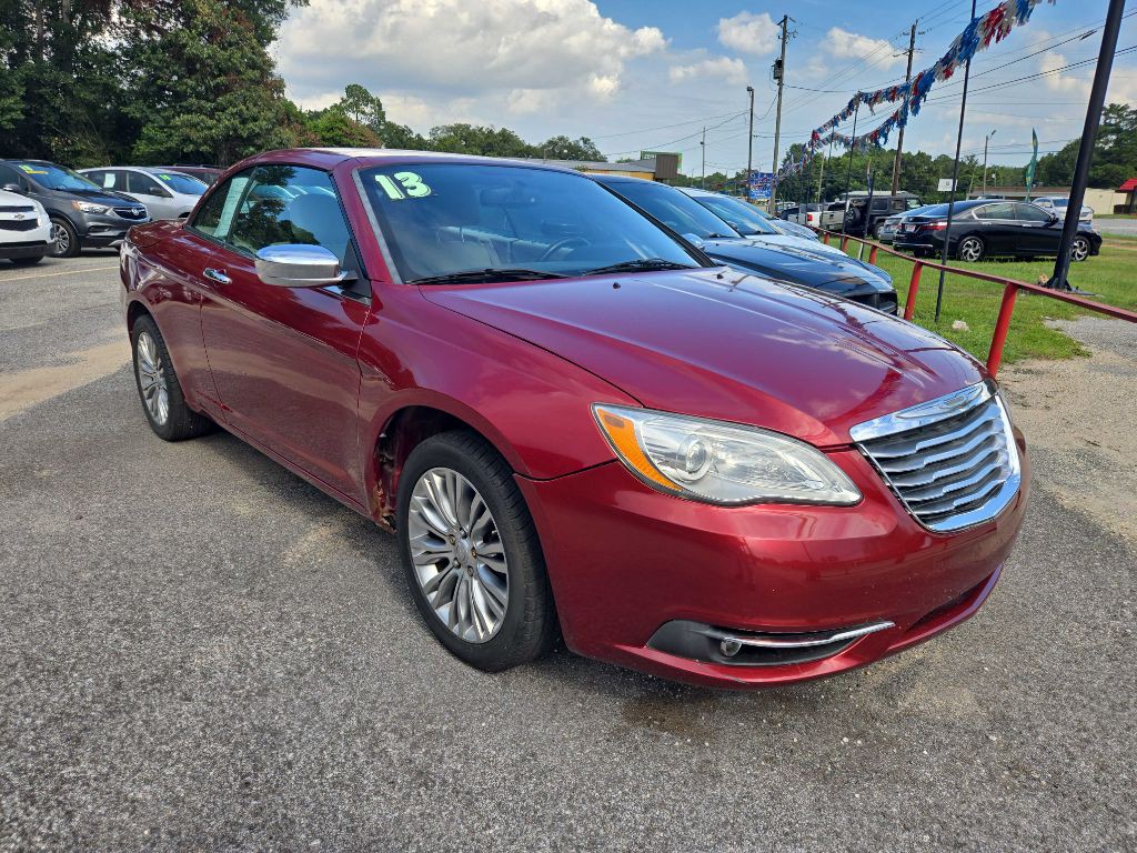 2013 Chrysler 200 Image 12