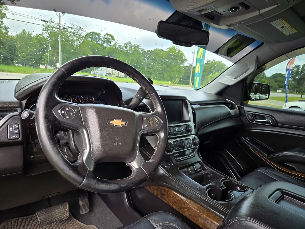 2019 Chevrolet Suburban Image 6