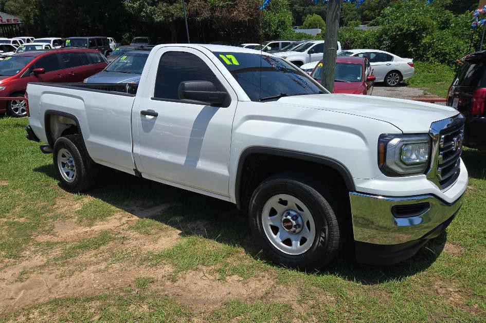 2017 GMC Sierra Image 2