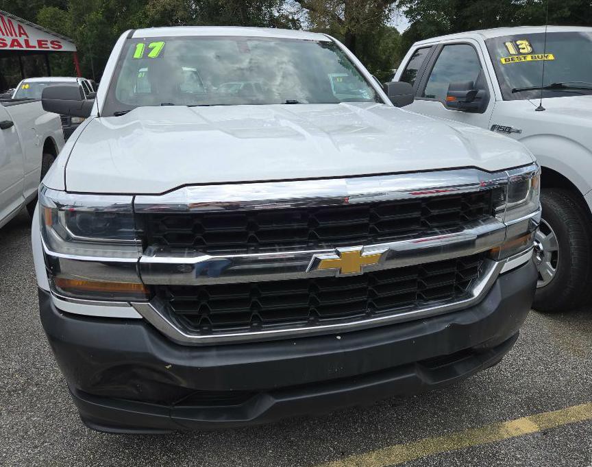 2017 Chevrolet Silverado 1500 Image 2