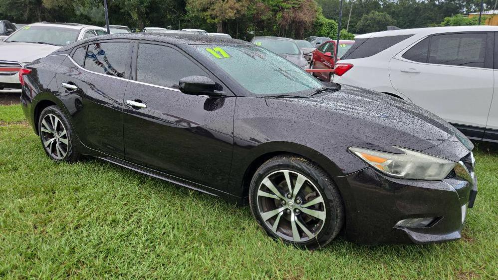 2017 Nissan Maxima Image 1