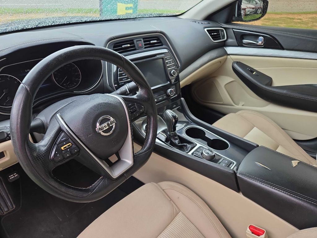2017 Nissan Maxima Image 3