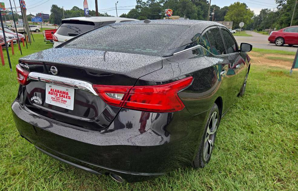 2017 Nissan Maxima Image 5