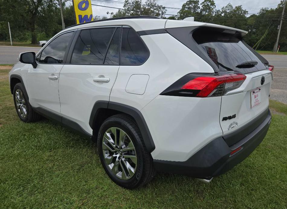 2019 Toyota Rav4 Image 3