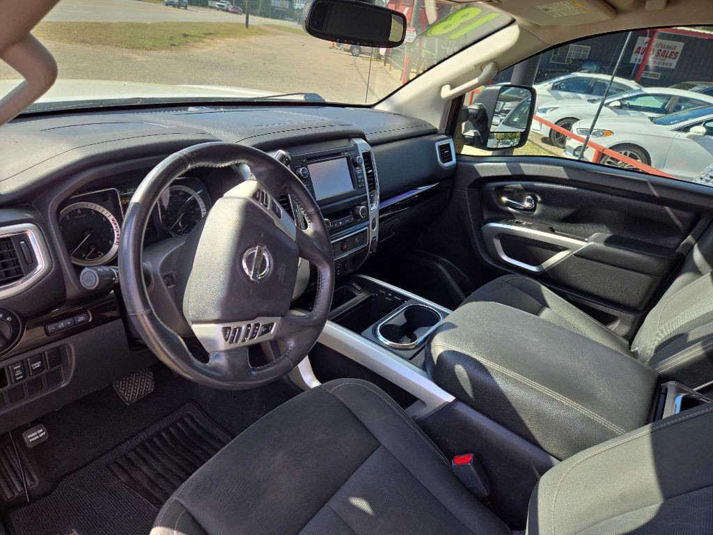 2018 Nissan Titan Image 7
