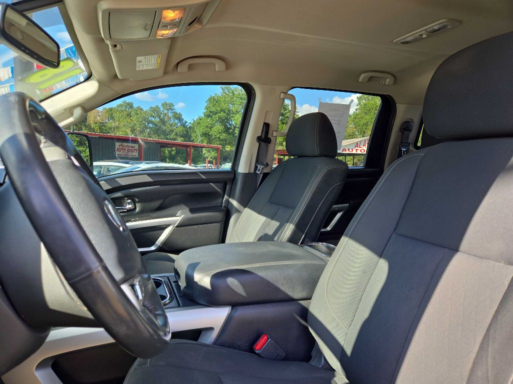 2018 Nissan Titan Image 8