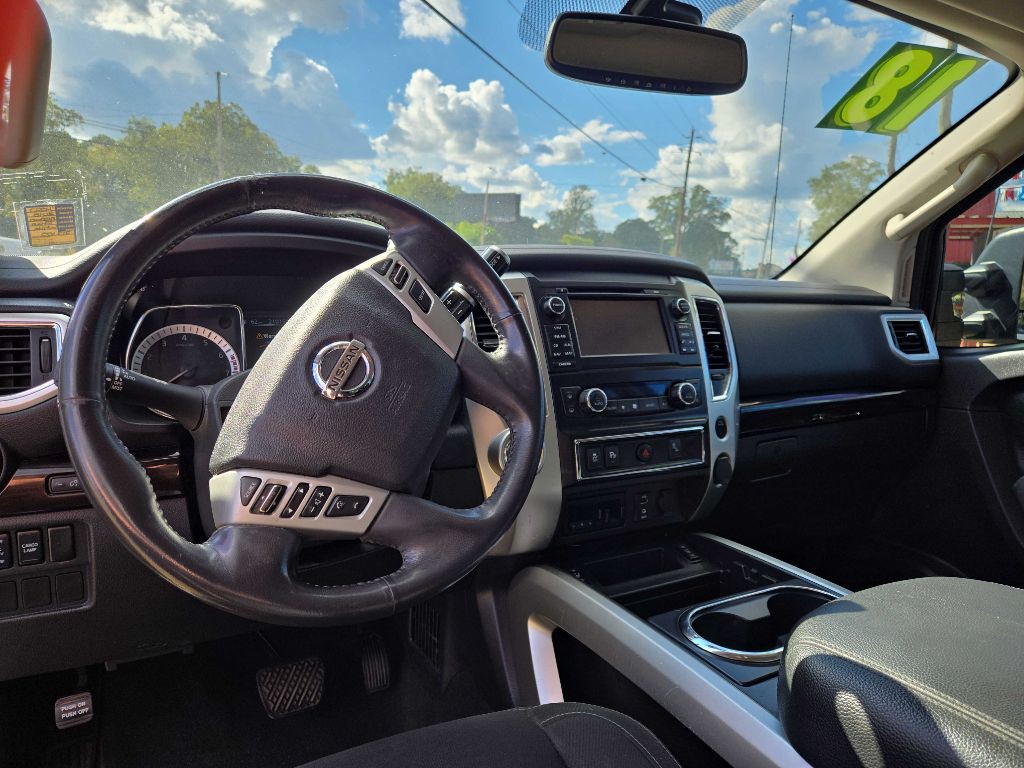 2018 Nissan Titan Image 9