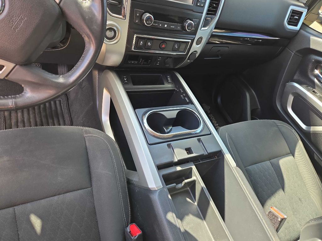 2018 Nissan Titan Image 11