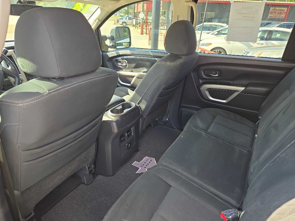 2018 Nissan Titan Image 14
