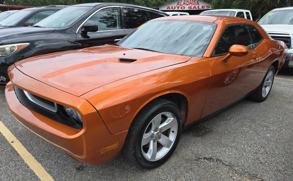2011 Dodge Challenger Image 1