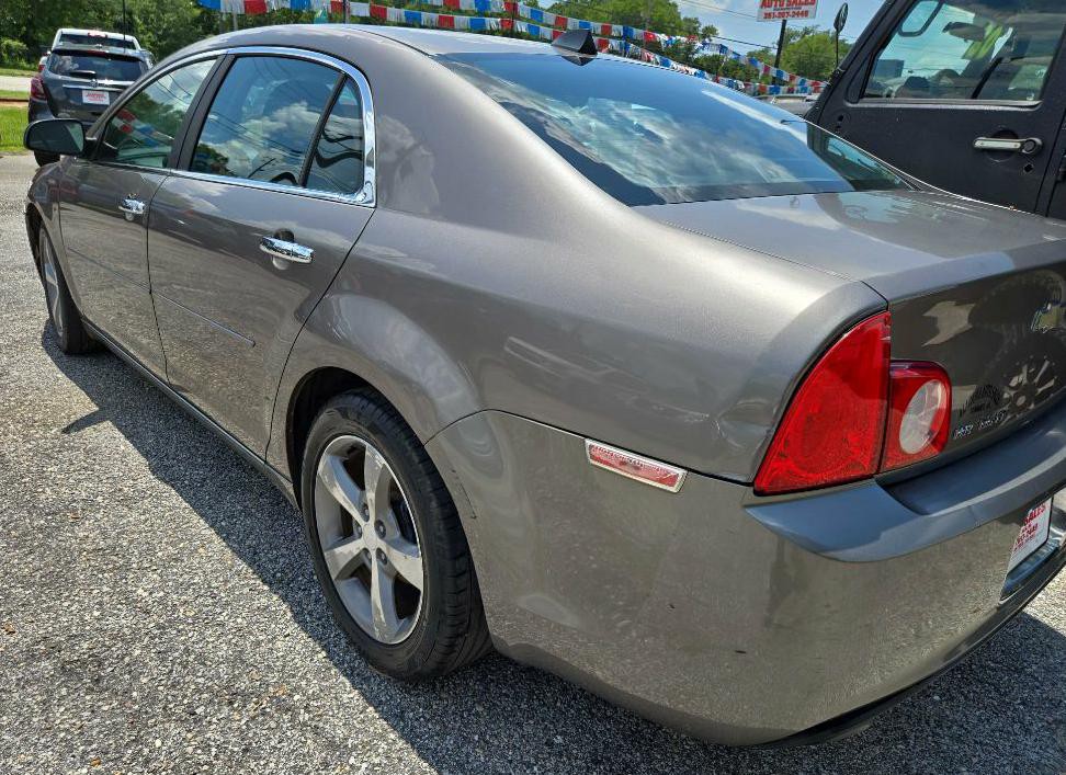 2012 Chevrolet Malibu Image 4