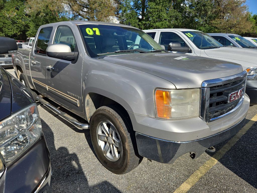 2007 GMC Sierra Image 1