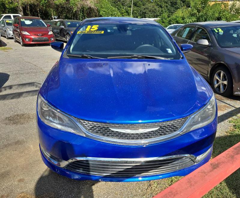 2015 Chrysler 200 Image 2