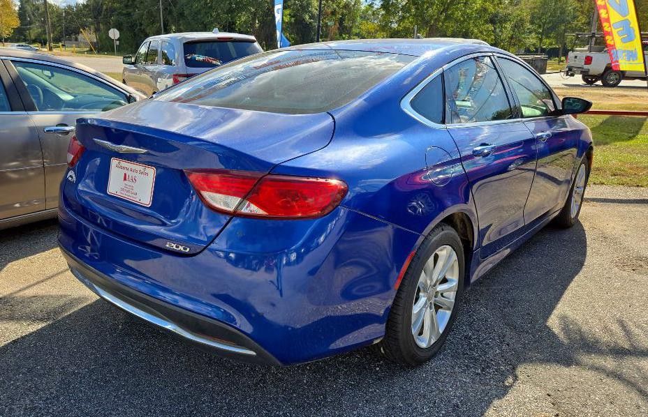 2015 Chrysler 200 Image 4