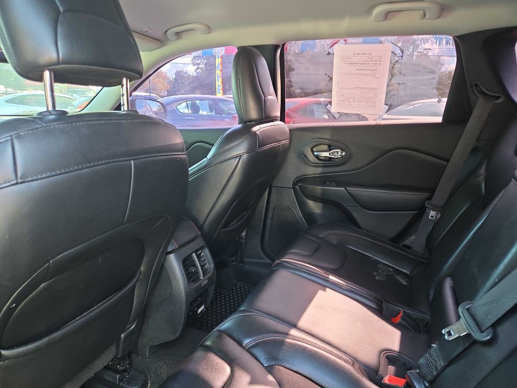 2019 Jeep Cherokee Image 9