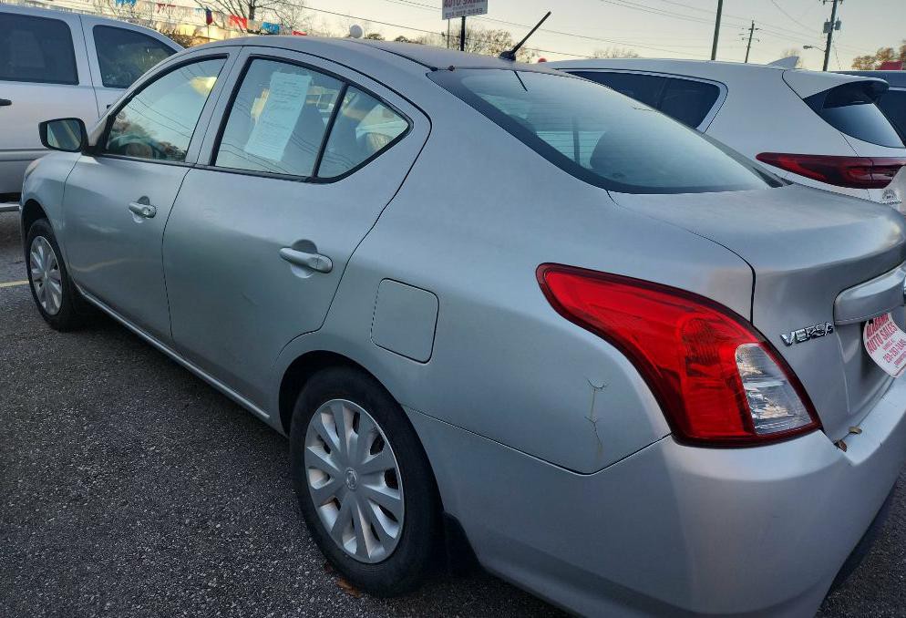 2017 Nissan Versa Image 4