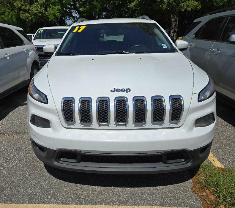2017 Jeep Cherokee Image 2
