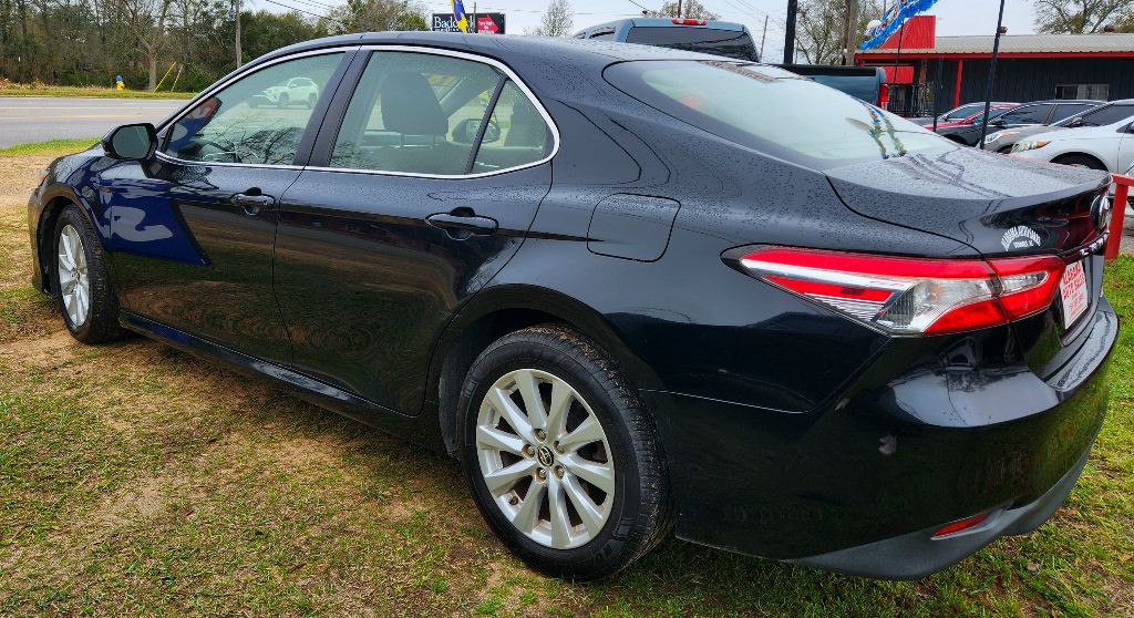 2018 Toyota Camry Image 2