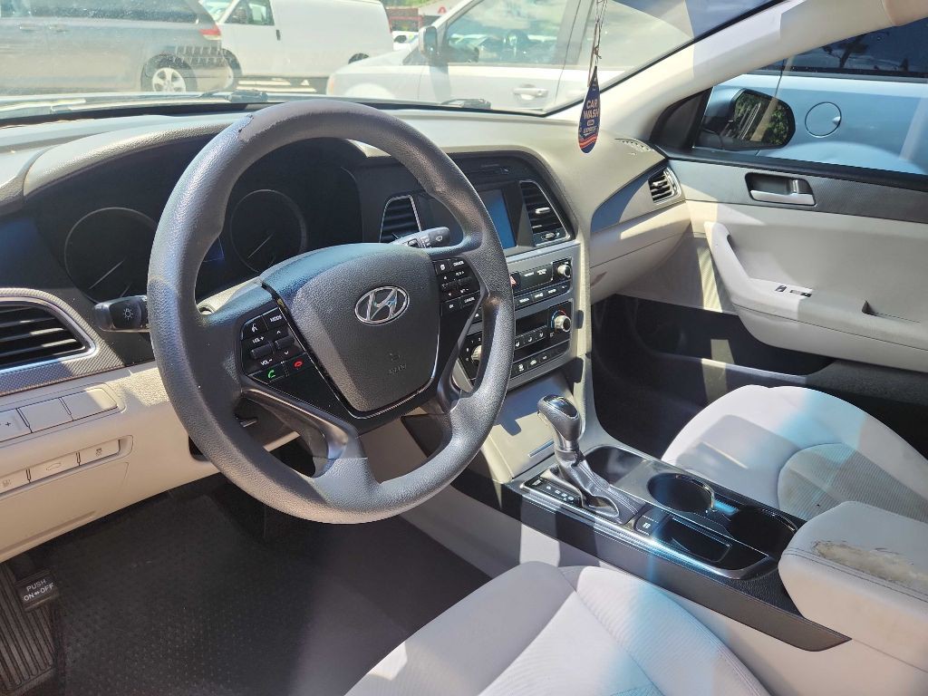 2016 Hyundai Sonata Image 3
