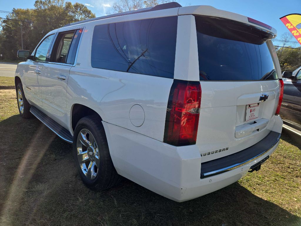 2016 Chevrolet Suburban Image 4