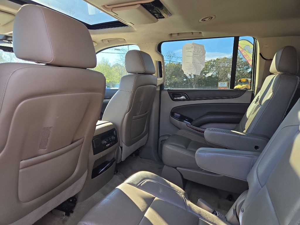2016 Chevrolet Suburban Image 6