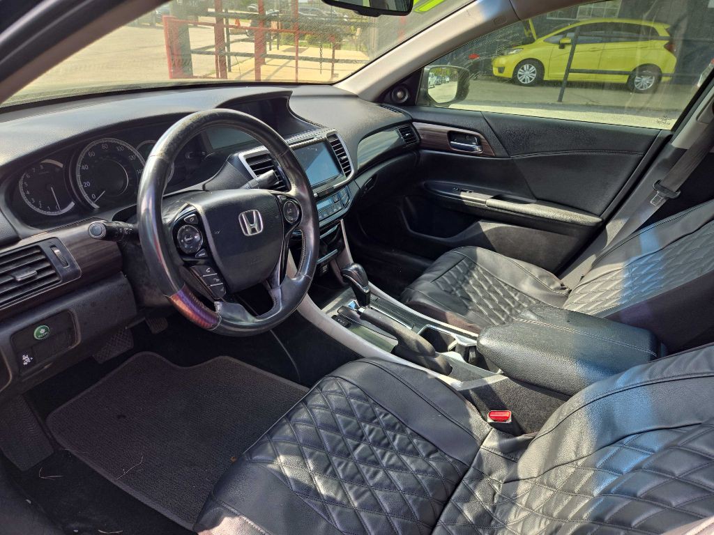 2017 Honda Accord Image 4