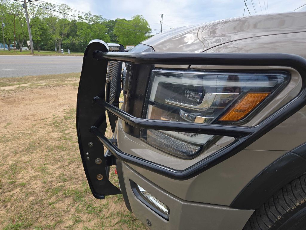 2020 Nissan Titan Image 3