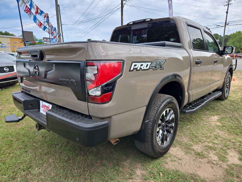 2020 Nissan Titan Image 4
