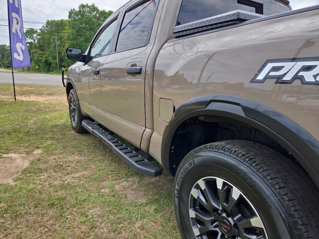 2020 Nissan Titan Image 7