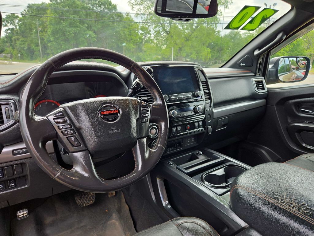 2020 Nissan Titan Image 10