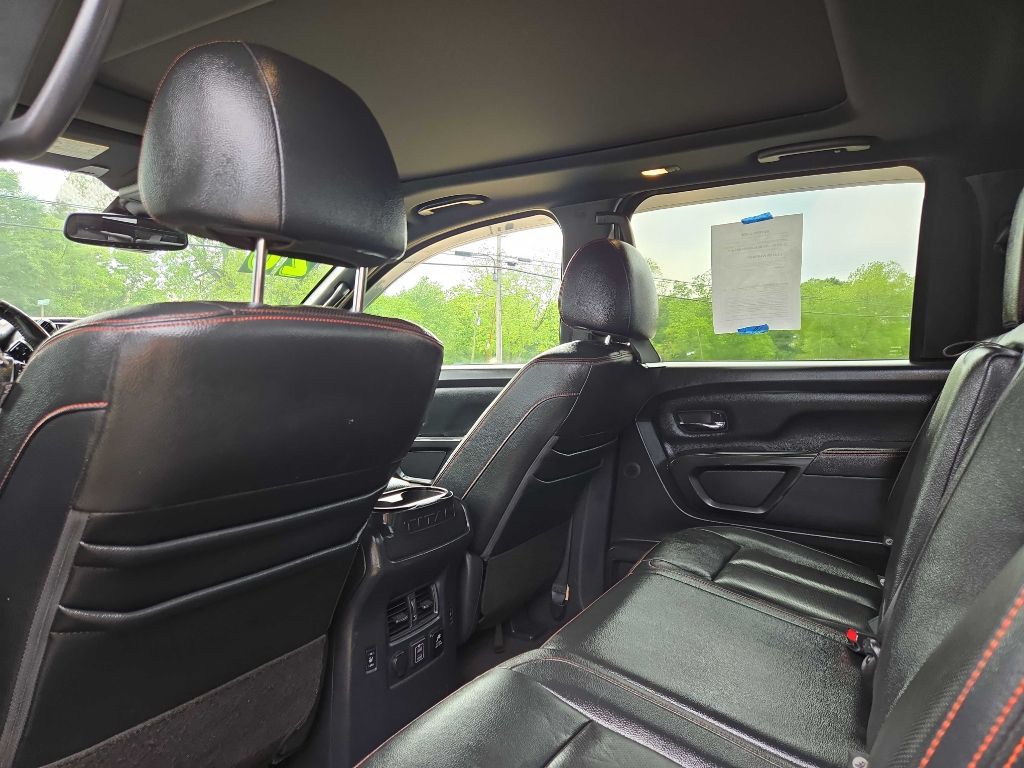 2020 Nissan Titan Image 11