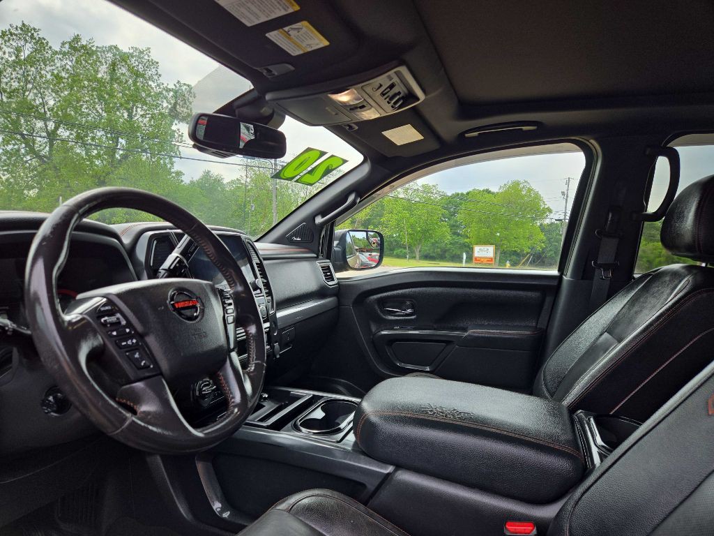 2020 Nissan Titan Image 12
