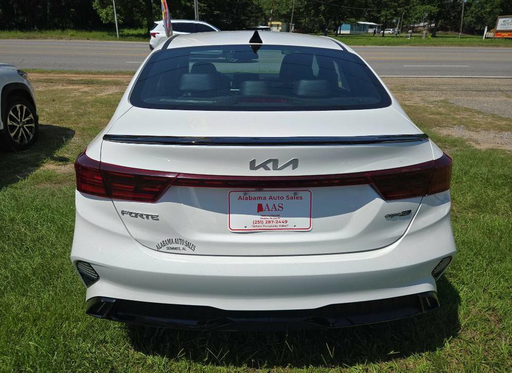 2023 Kia Forte Image 3