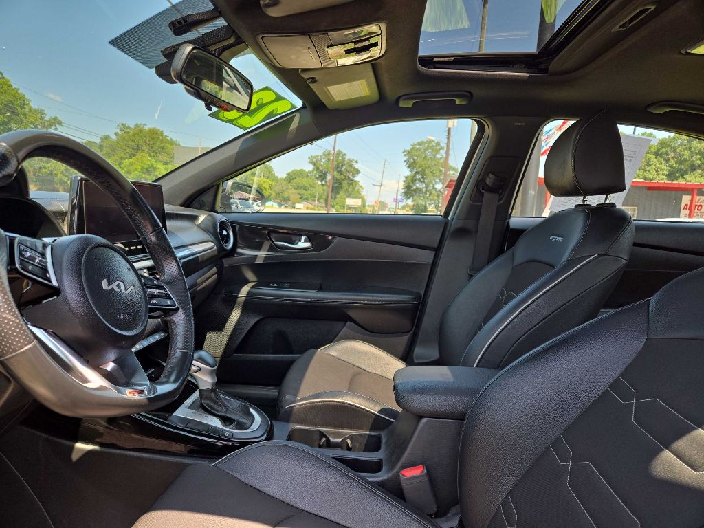 2023 Kia Forte Image 6