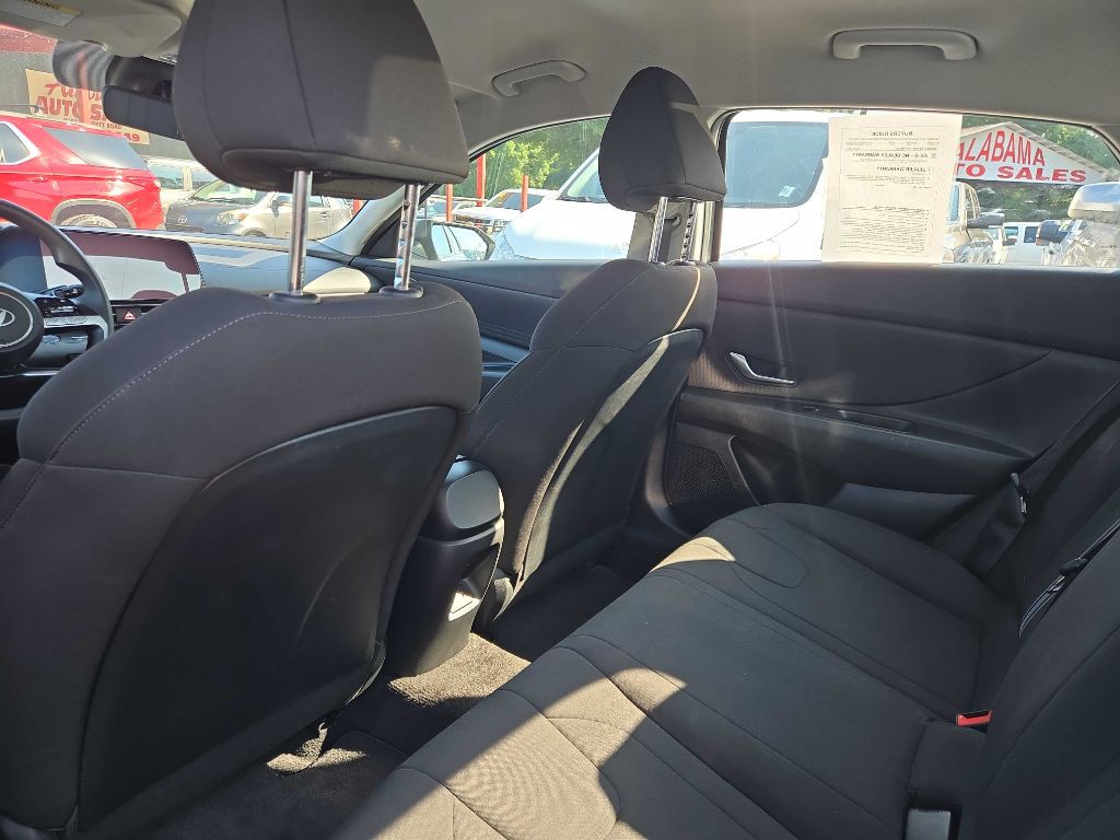 2024 Hyundai Elantra Image 7