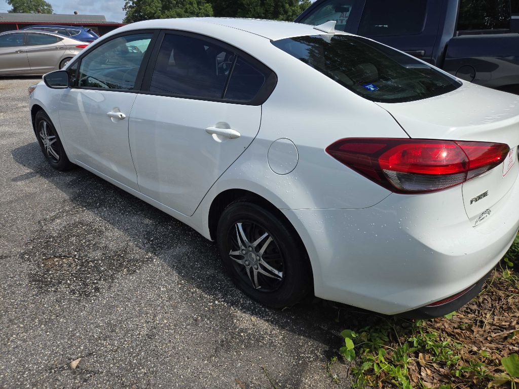 2018 Kia Forte Image 2